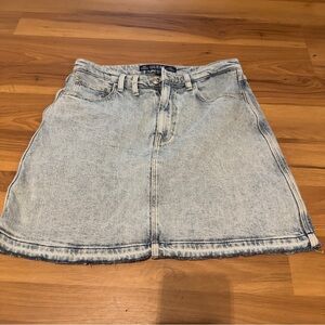 Guess y2k Light Denim Mini Skirt Size 28 Raw Hem Vintage Style